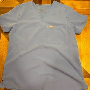 Figs women’s technical collection v neck scrub shirt